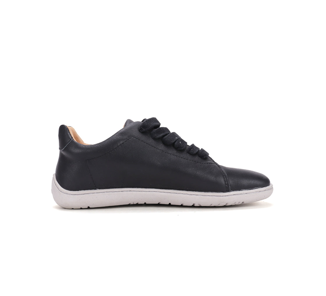All black leather sneakers 088