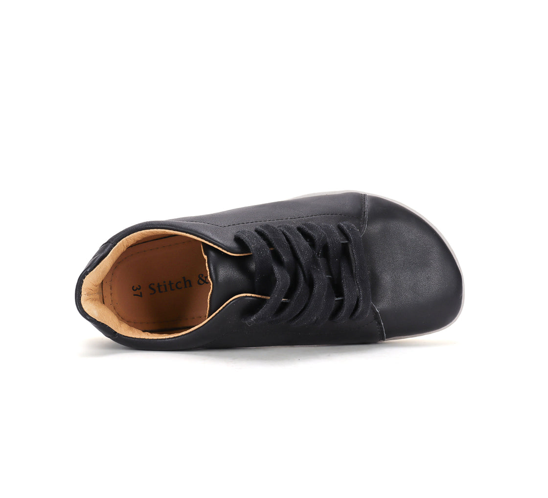 All black leather sneakers 088