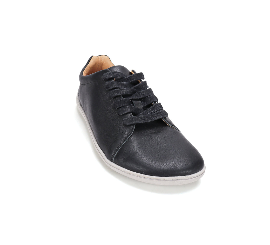 All black leather sneakers 088