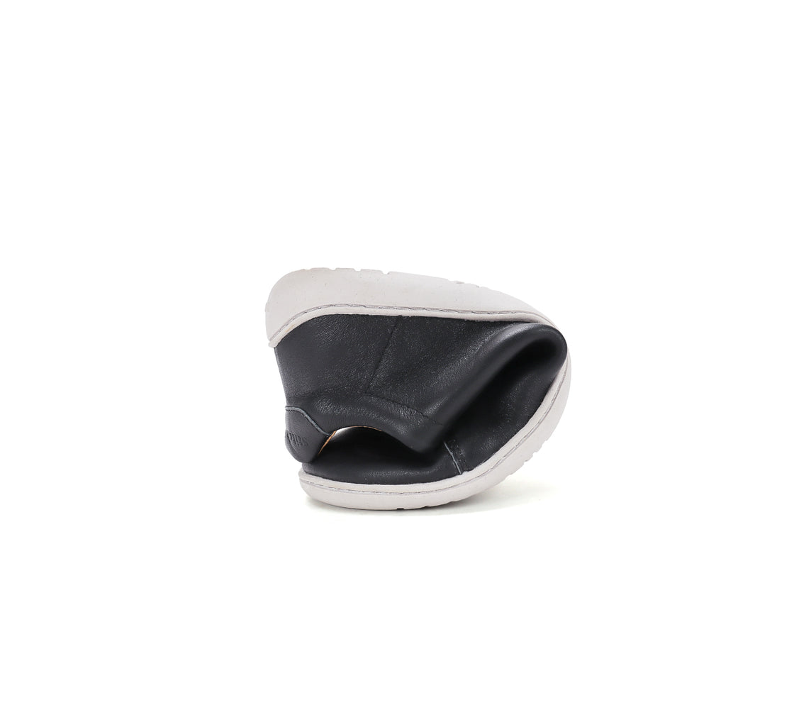 All black leather sneakers 088