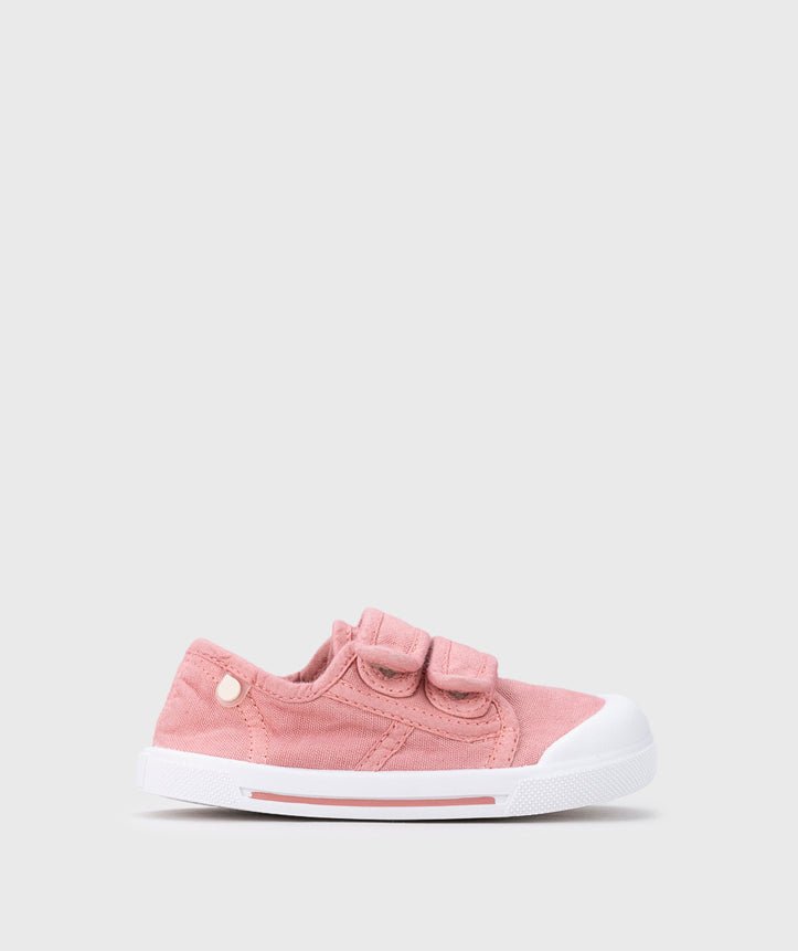 Canvas v. sneakers - MyMara