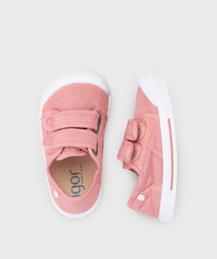 Canvas v. sneakers - MyMara