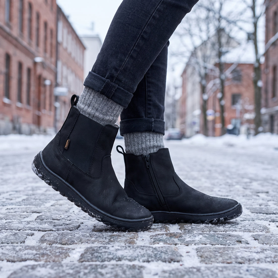 Froddo Up Chellys Wool Black, lifestyle image 1